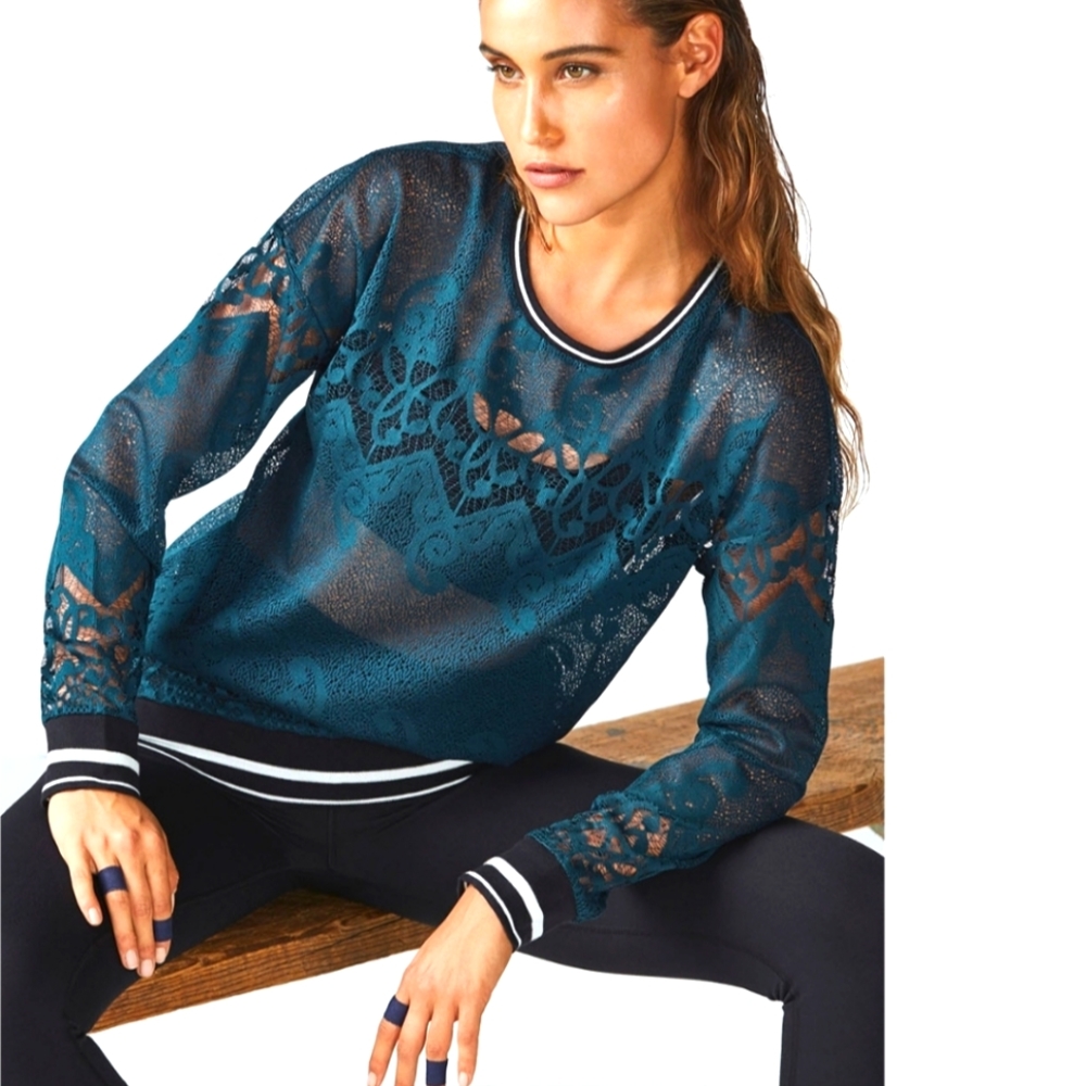 NWT Fabletics Sophie Lace Tunic Sz Sm